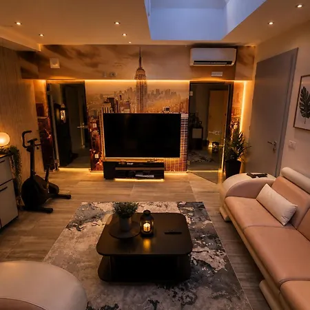 Luxury & Spacious 110m2 - Family & Group Friendly Loft Ljubljana - Huge Main Space, Cozy Lounge, Photo Corners, Well-equipped